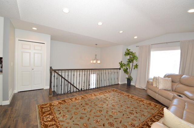 1465 Mcintosh Circle, Shakopee, MN 55379
