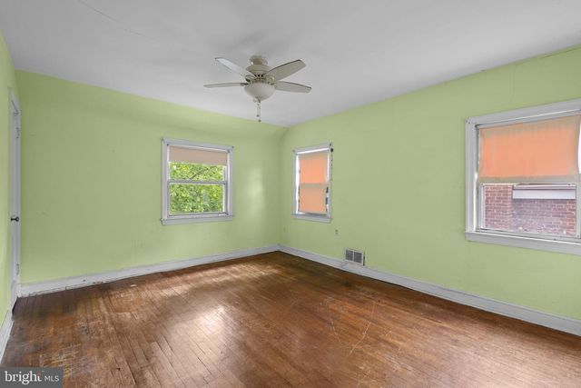 1711 GIRARD ST NE, Washington, DC 20018