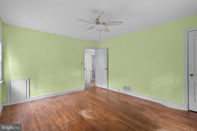 1711 GIRARD ST NE, Washington, DC 20018