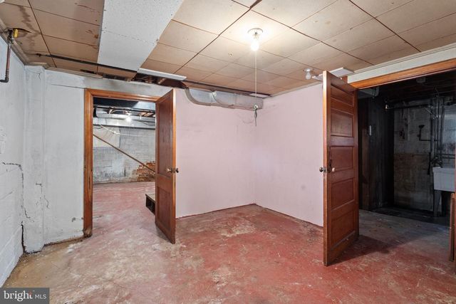 1711 GIRARD ST NE, Washington, DC 20018