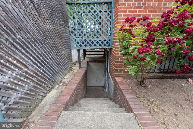 1711 GIRARD ST NE, Washington, DC 20018