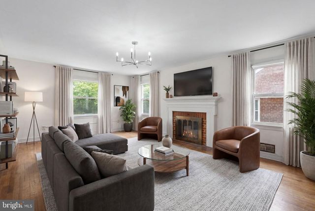 1711 GIRARD ST NE, Washington, DC 20018