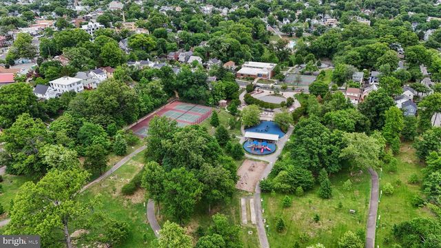 1711 GIRARD ST NE, Washington, DC 20018