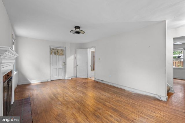 1711 GIRARD ST NE, Washington, DC 20018