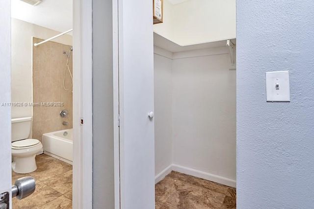 12890 NE 8th Ave 103, North Miami, FL 33161