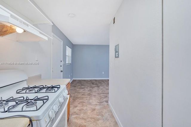 12890 NE 8th Ave 103, North Miami, FL 33161