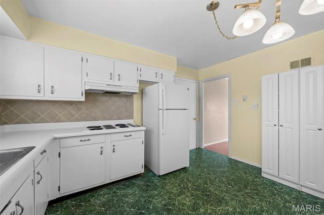 810 Carmelita Lane, Florissant, MO 63031