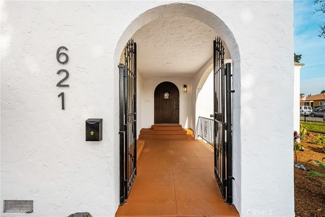 621 S Burris, Compton, CA 90221