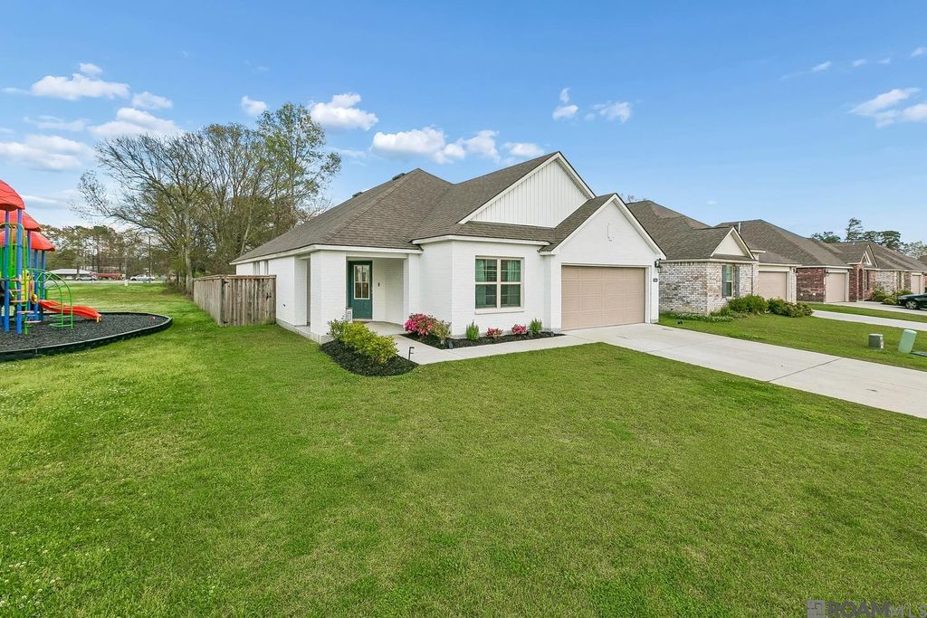 32144 Devan Trails, Denham Springs, LA 70726