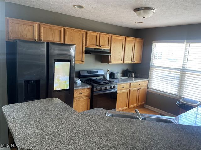 17633 Wildwood Lane 311, Cleveland, OH 44119