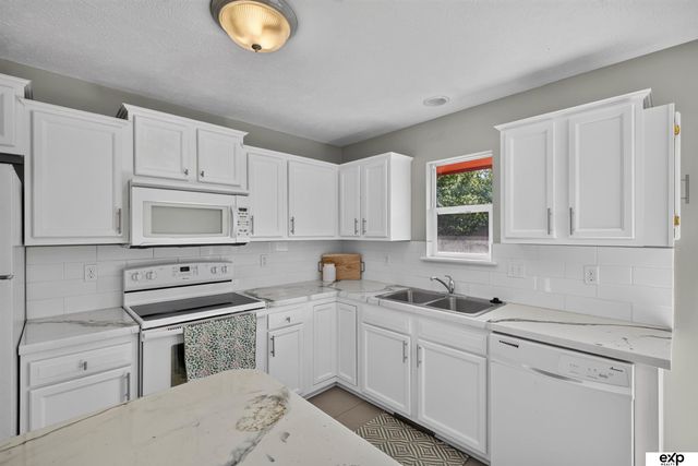 6519 S 32 Street, Omaha, NE 68107