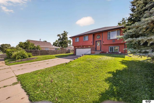6519 S 32 Street, Omaha, NE 68107