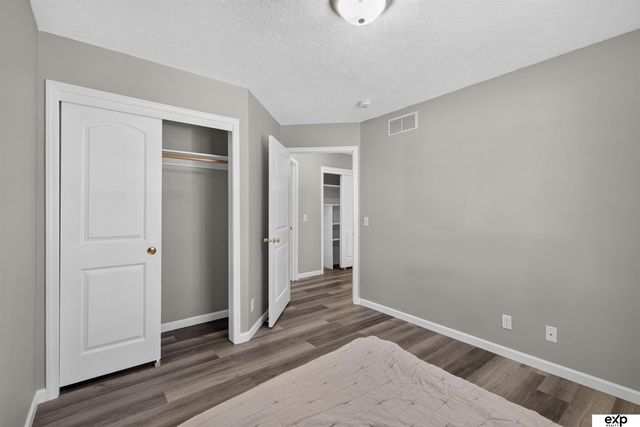 6519 S 32 Street, Omaha, NE 68107
