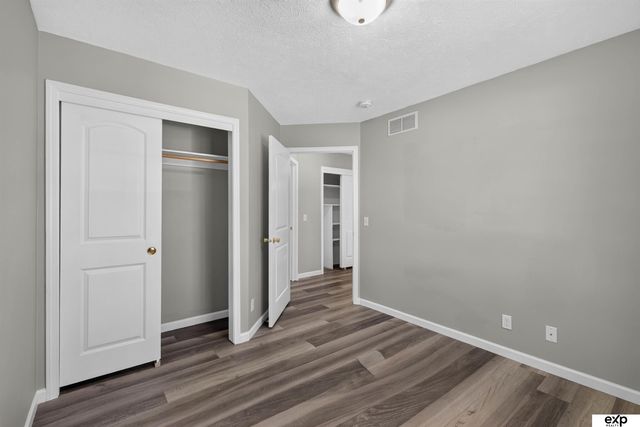 6519 S 32 Street, Omaha, NE 68107