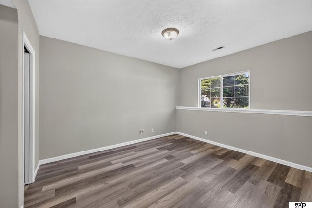 6519 S 32 Street, Omaha, NE 68107