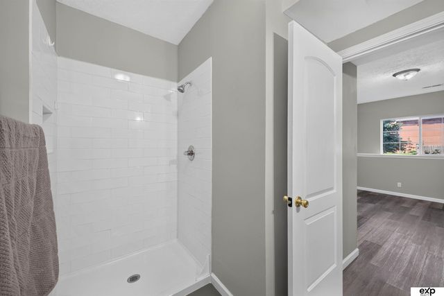 6519 S 32 Street, Omaha, NE 68107