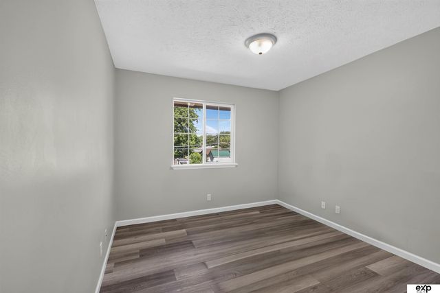 6519 S 32 Street, Omaha, NE 68107
