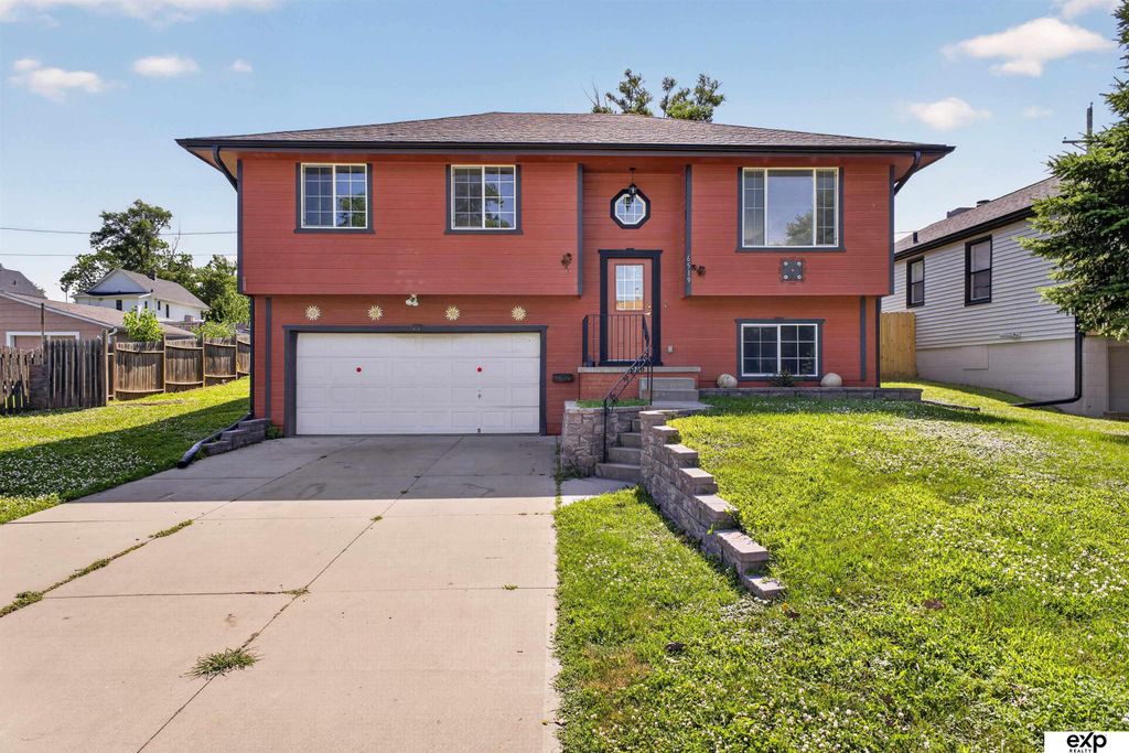 6519 S 32 Street, Omaha, NE 68107