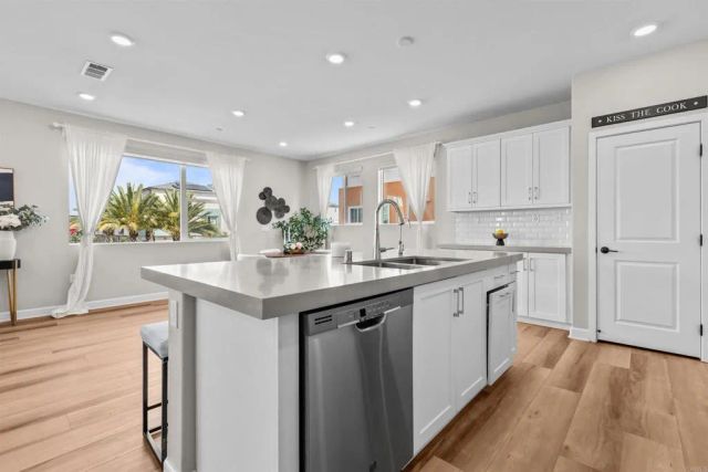 1856 Focus Dr, Chula Vista, CA 91915