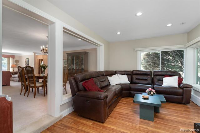 24800 N Cromwell Drive, Franklin, MI 48025
