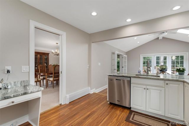 24800 N Cromwell Drive, Franklin, MI 48025