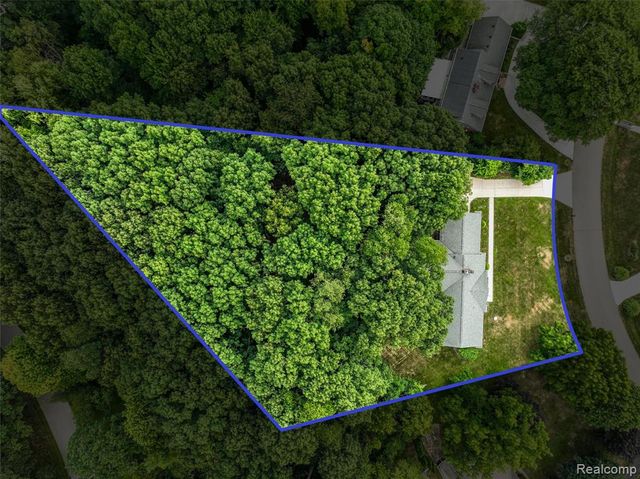 24800 N Cromwell Drive, Franklin, MI 48025
