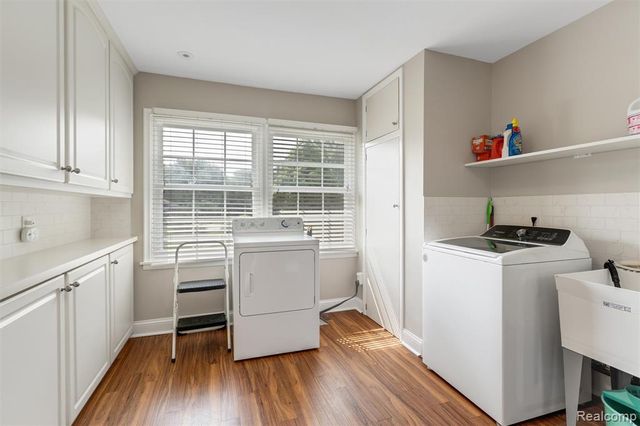 24800 N Cromwell Drive, Franklin, MI 48025