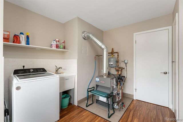 24800 N Cromwell Drive, Franklin, MI 48025