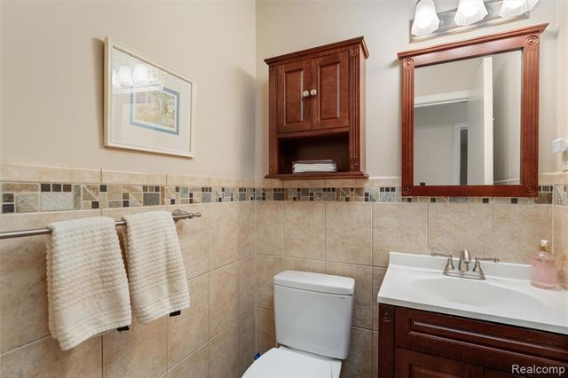 24800 N Cromwell Drive, Franklin, MI 48025