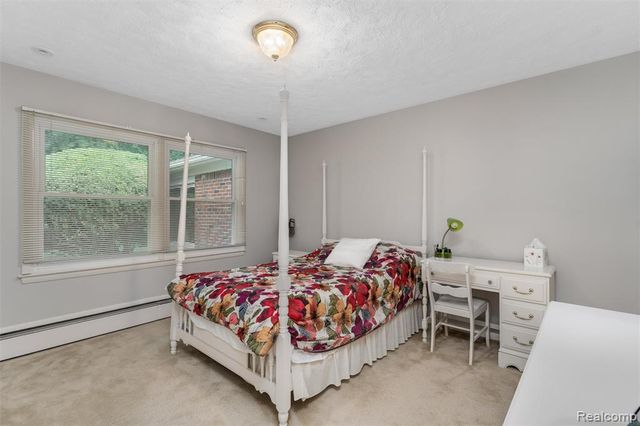24800 N Cromwell Drive, Franklin, MI 48025