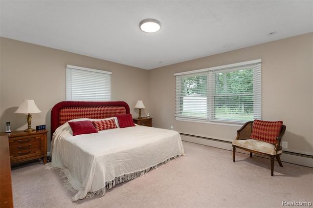 24800 N Cromwell Drive, Franklin, MI 48025