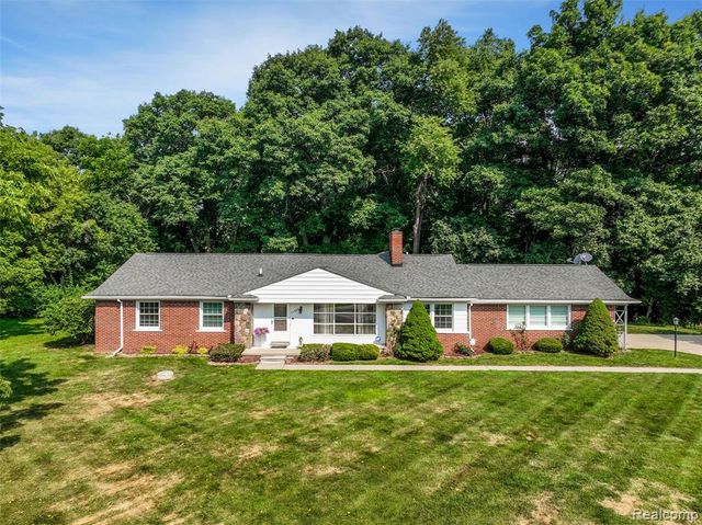 24800 N Cromwell Drive, Franklin, MI 48025