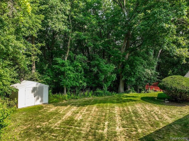 24800 N Cromwell Drive, Franklin, MI 48025