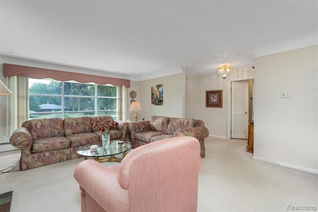 24800 N Cromwell Drive, Franklin, MI 48025