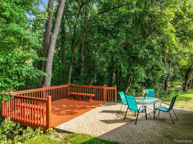 24800 N Cromwell Drive, Franklin, MI 48025
