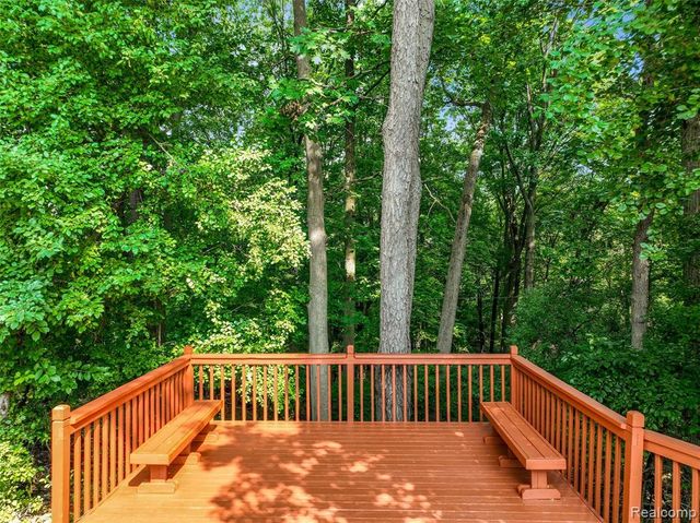 24800 N Cromwell Drive, Franklin, MI 48025