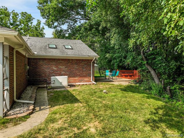24800 N Cromwell Drive, Franklin, MI 48025
