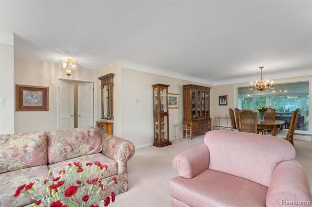 24800 N Cromwell Drive, Franklin, MI 48025