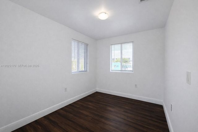 540 NW 7th St 36, Miami, FL 33136