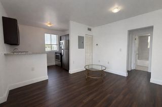 540 NW 7th St 36, Miami, FL 33136