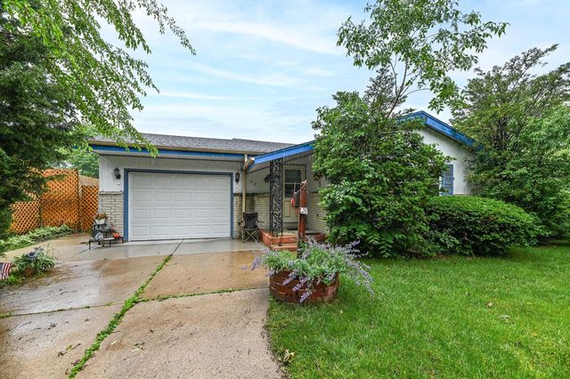 1912 W Kimberly AVENUE, Milwaukee, WI 53221