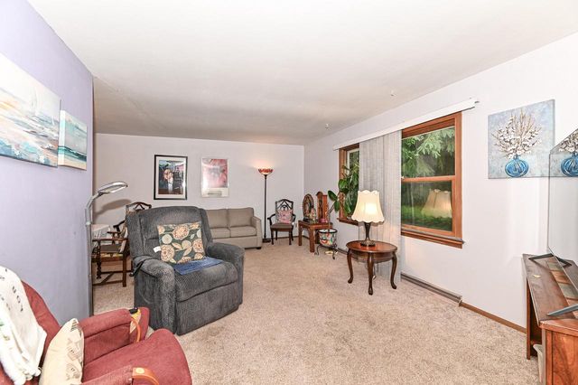 1912 W Kimberly AVENUE, Milwaukee, WI 53221