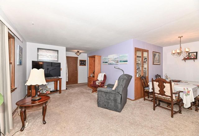 1912 W Kimberly AVENUE, Milwaukee, WI 53221