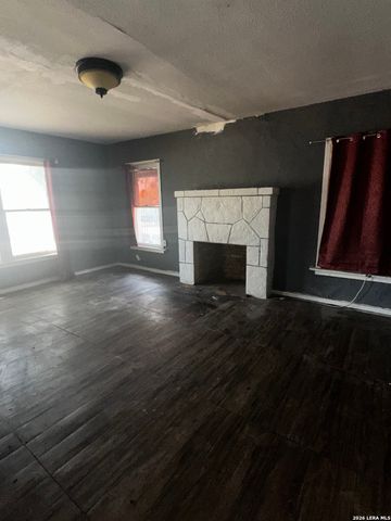 105 Hot Wells Blvd, San Antonio, TX 78223