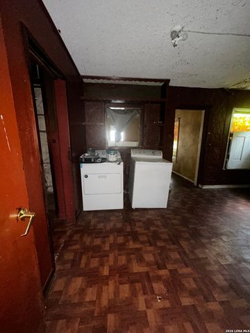 105 Hot Wells Blvd, San Antonio, TX 78223