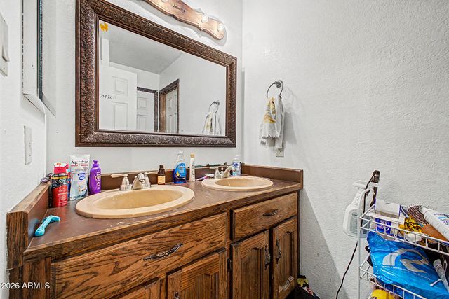 1717 E GARNET Avenue, Mesa, AZ 85204