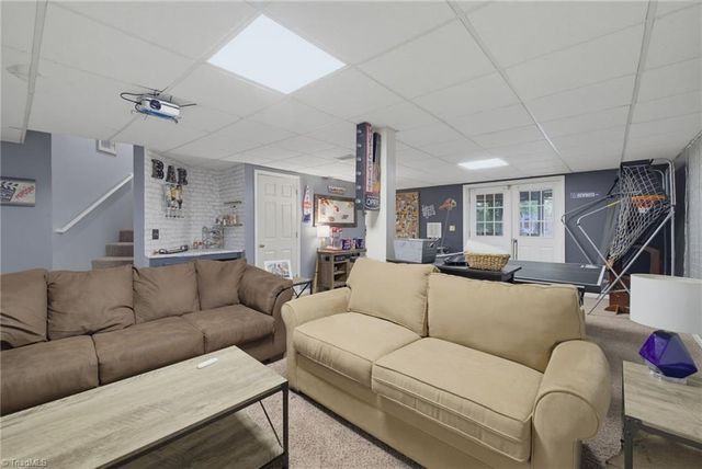 4050 Glenn Landing Drive, Winston-salem, NC 27107