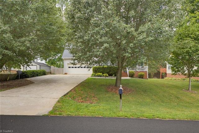 4050 Glenn Landing Drive, Winston-salem, NC 27107