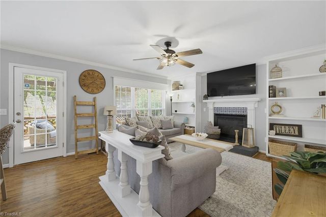 4050 Glenn Landing Drive, Winston-salem, NC 27107