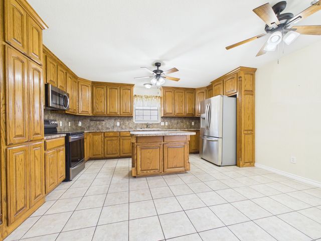 807 SUGARBUSH LANE, Burkburnett, TX 76354